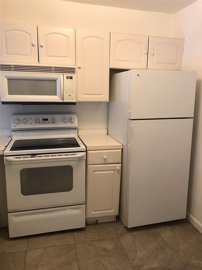 Photo - 16465 NE 22nd Ave Unit 113