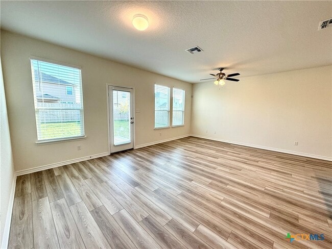 Building Photo - 433 Panther Pass