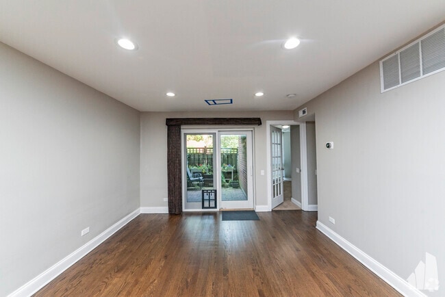 Building Photo - 2036 N Larrabee St Unit 8103 Rental