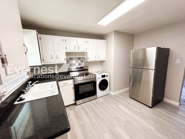 Photo - 271 Maple Ave Unit B