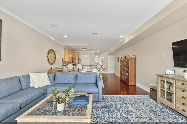 Building Photo - 615 Adams St Unit 4E Rental