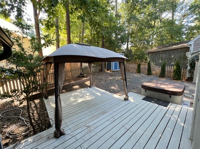 Photo - Cute cul-de-sac home in Woodcroft!