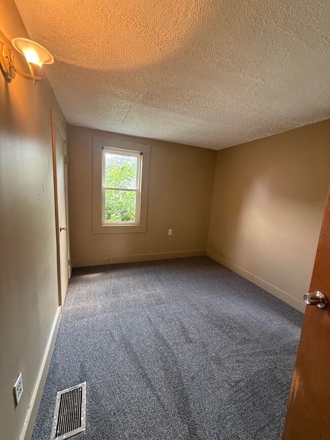 Photo - Three bedroom one bathroom home for rent