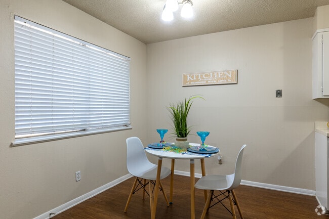 2BR, 1BA - 890SF - Dining Room