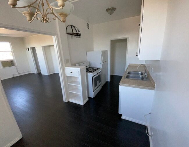 Photo - Crestwood Tower Apartments