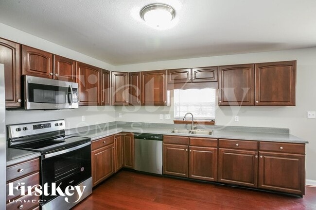 Photo - 8085 Lawrence Woods Blvd