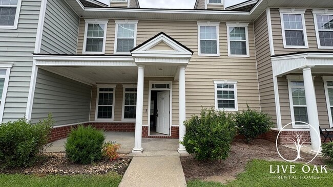 Building Photo - SUMMER MOVE-IN SPECIAL: $500 OFF 1st MONTH... Rental