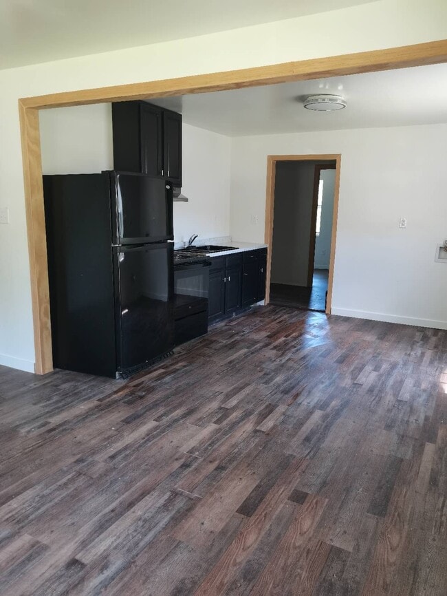 Photo - 916 Fairway Dr NW