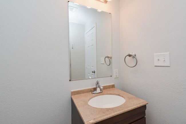 Photo - 2118 Thonig Rd