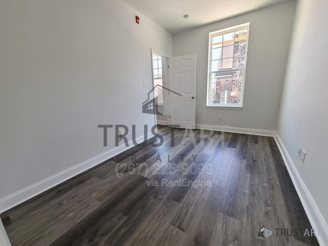 Photo - 4732 Longshore Ave Unit 4