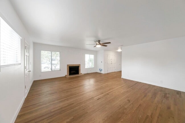 Photo - 820 Pier Ave Unit 1