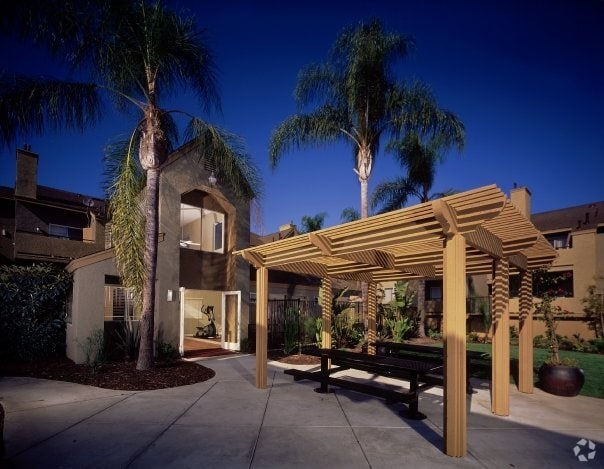Fitness - BBQ Area - Sunset Ridge Rental