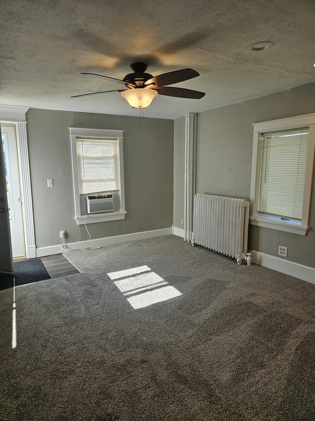 Photo - 202 S 3rd St Unidad 202