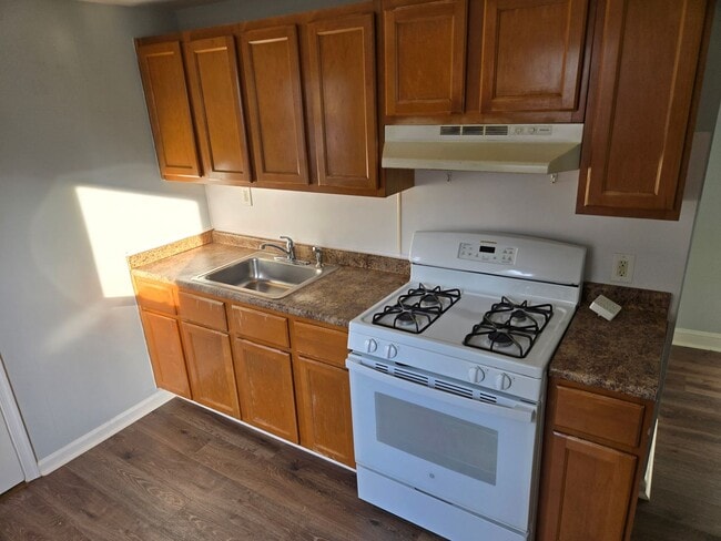 Photo - 1317 W 3rd St Unit 1317 W. 3rd St. Apt 2