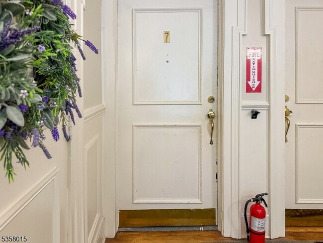 Photo - 389 Bloomfield Ave Unit 7