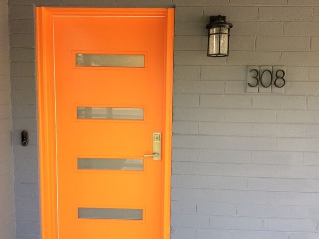 Photo - 308 E 14th St