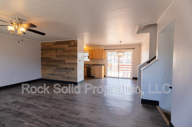 Photo - 4709 Windmill Rd