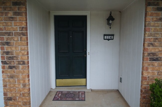 114 Napoleon Dr