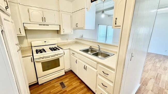 Photo - 3544 W 15th St