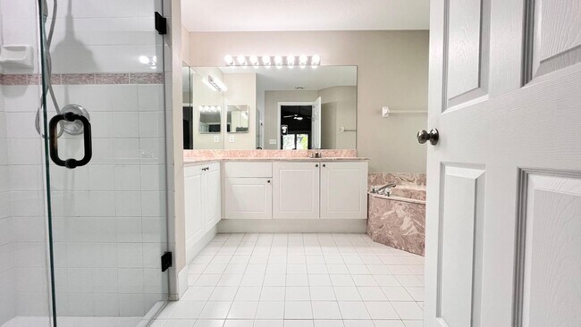 Photo - 1627 Oak Berry Cir