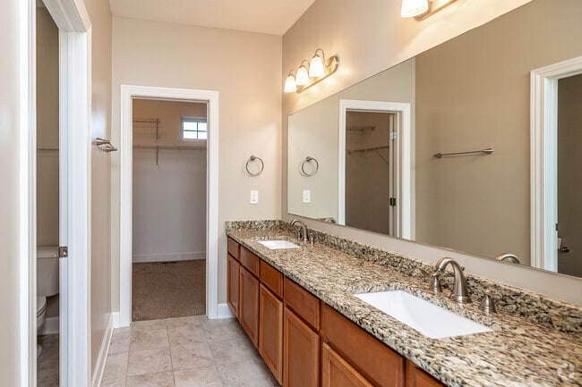3BR, 2.5BA - Kite/2,456 SF