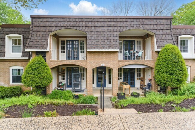Building Photo - Updated Condo with Community Amenities
