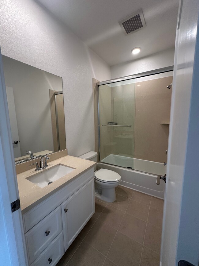 Photo - 1087 Bigleaf Pl