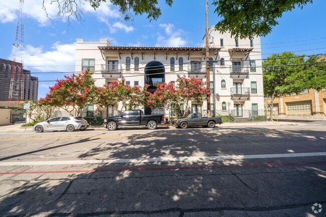 Building Photo - Downtown Luxury Condo with Rooftop Views -... Unit Lexington Ave 225