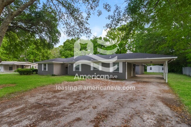 Photo - 2716 Colonial Dr