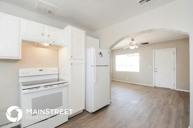 Photo - 431 W President St