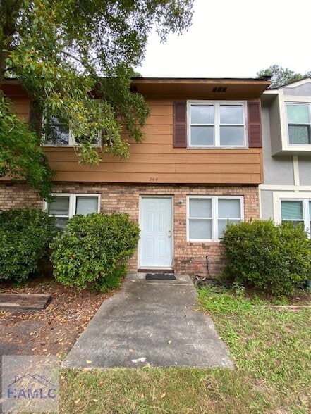 Photo - 744 Elaine St