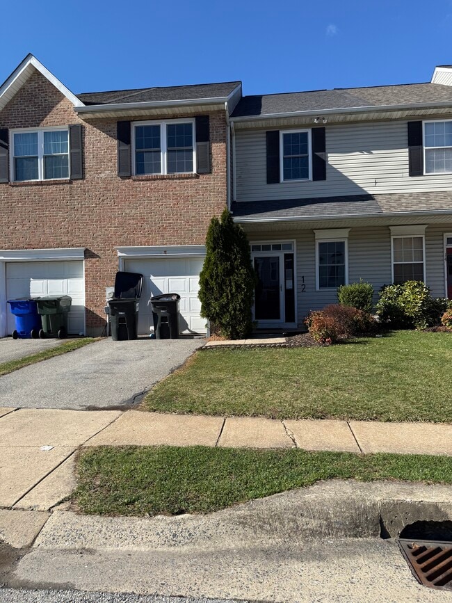 Building Photo - 12 Paynter St