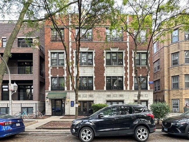 Photo - 840 W Wolfram St Condo Unit 903