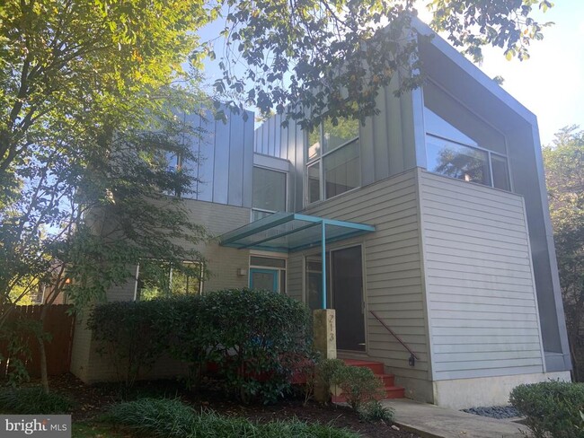 Photo - 213 E Raymond Ave House