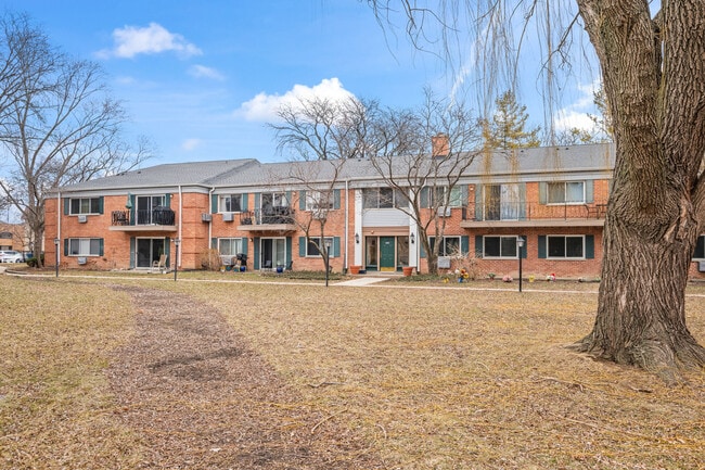 Building Photo - 715 Falcon Dr Unit 209E