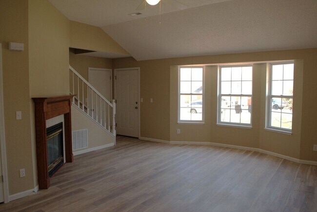 Photo - 1309-1311 Godas Unidad 1309