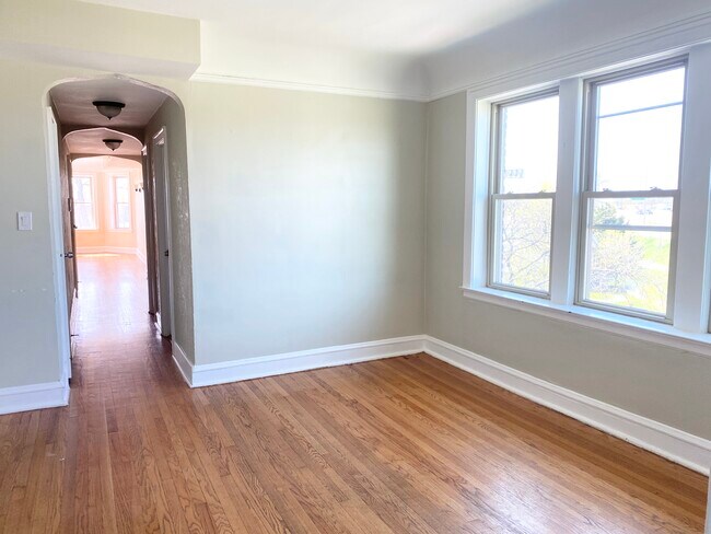 Photo - 3057 N Troy St Unit 3