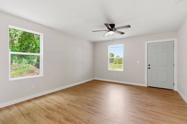 Photo - 3 Bedroom | 2 Bathroom | Marionville | Granite | Stainless Steel Appliances | Brand New!