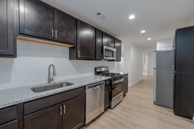 Photo - 5120 Queensberry Ave