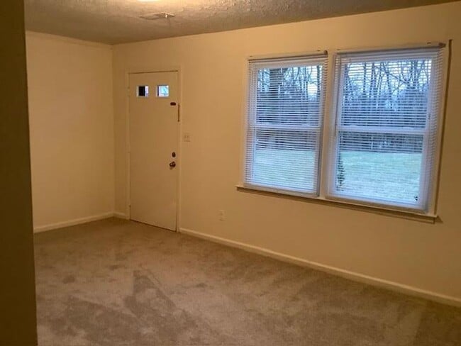 Photo - 3 Rainbow Forest Dr