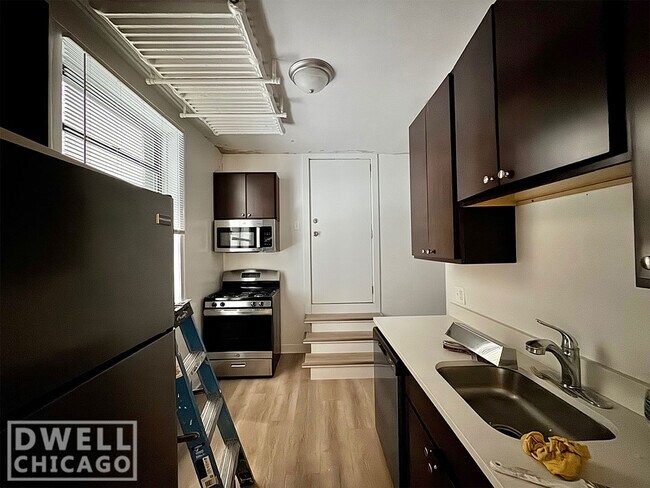 Photo - 2327 N Spaulding Ave Unit 1