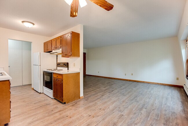 Photo - Cambridge Court Apartments