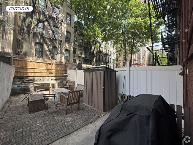 Building Photo - 517 E 81st St Rental