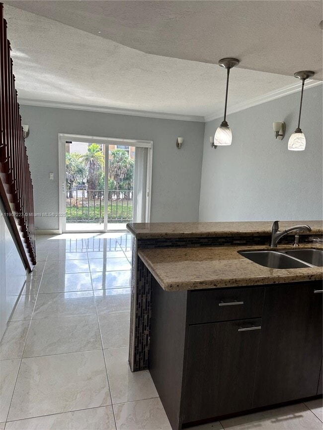 Photo - 1300 W 53rd St Unit 28