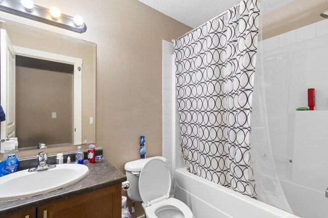 Photo - 9302 93 St Unit 202