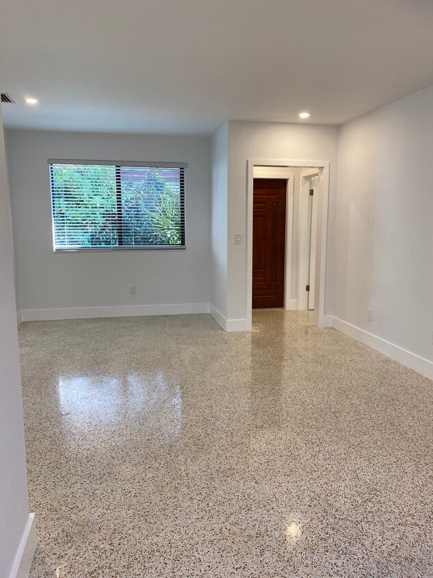 Living Rm/ Dining Rm - 2950 SW 37th Ct (Miami, FL)