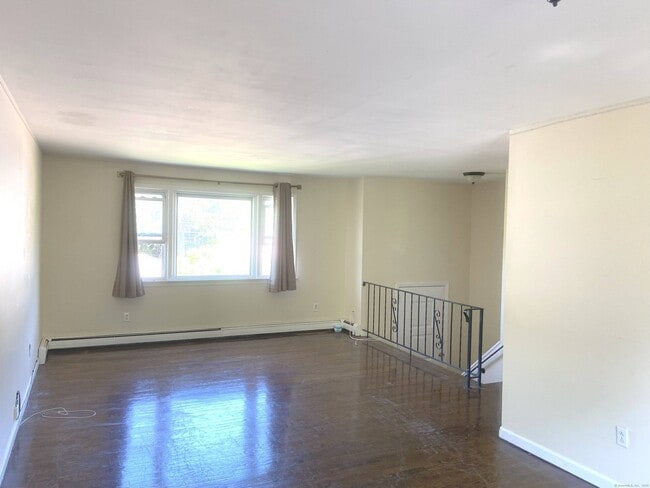 Photo - 20 Heritage Pl