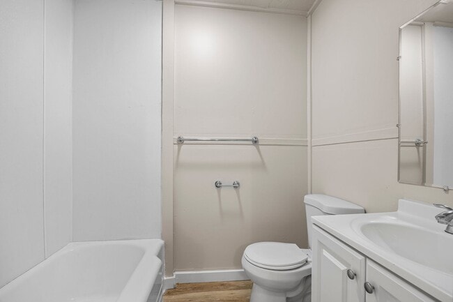 Photo - 3 Bedroom 1 Bath 2 Stall Detached Garage