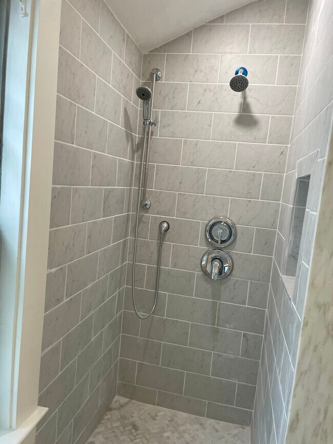 Photo - 11 1/2 John St Unit 2nd floor