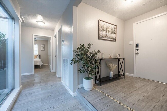 Photo - 9907 Towne Tower Ln